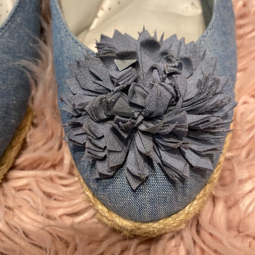 Bandolino denim blue espadrilles